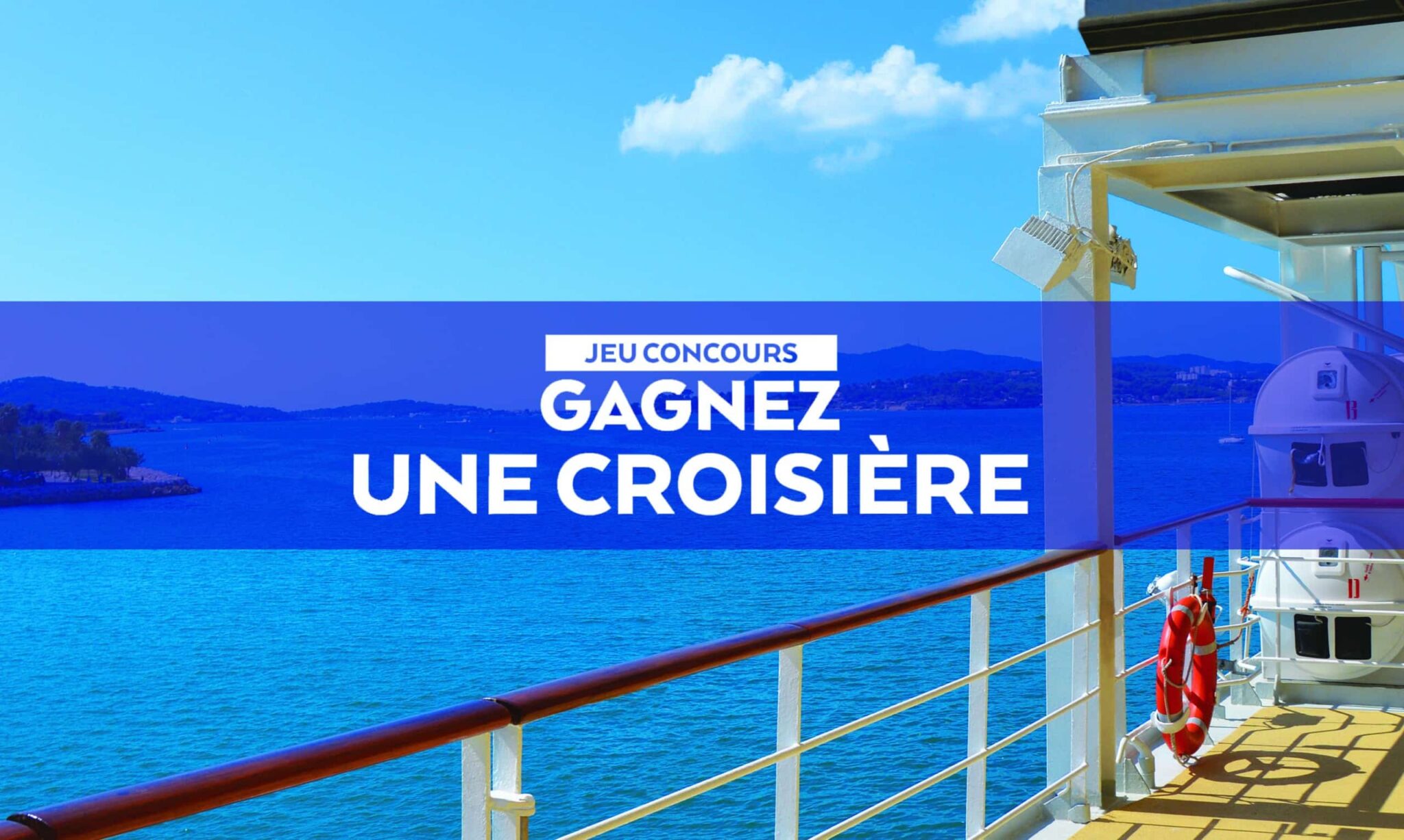 Profitez d'une vue spectaculaire sur la mer Méditerranée depuis un pont de croisière, avec TMR Croisières.