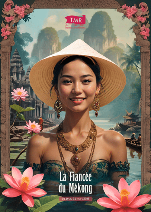 Une femme souriante en tenue traditionnelle devant des paysages du Mékong, TMR Voyages propose un voyage d’exception.